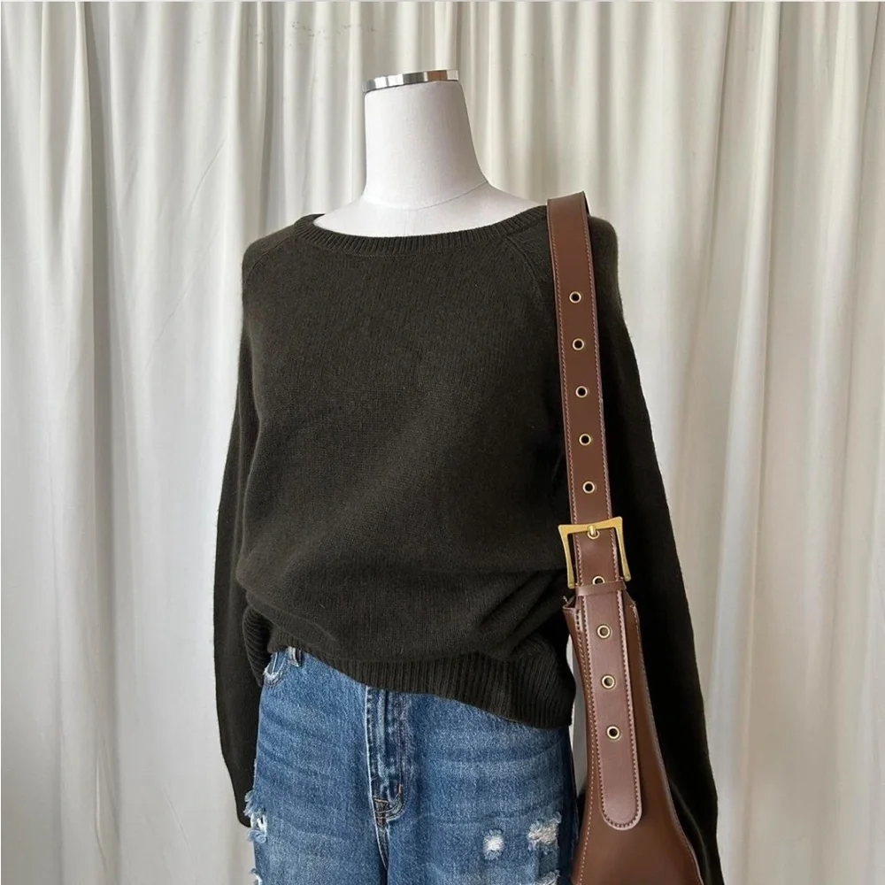 Theory 100% Cashmere crew neck green sweater size medium. - Picture 5 of 8